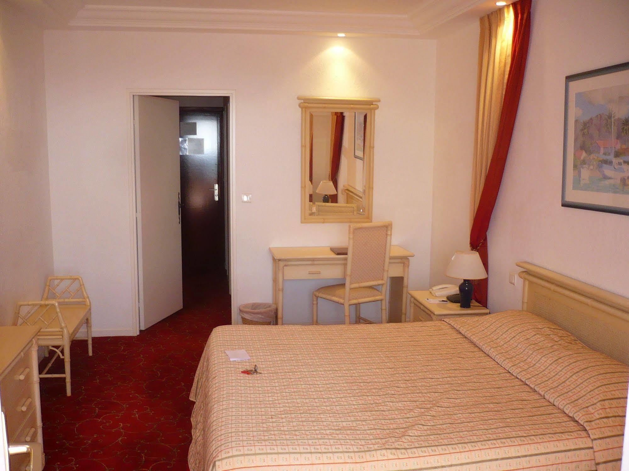 Hostellerie Le Baou Раматюл Екстериор снимка